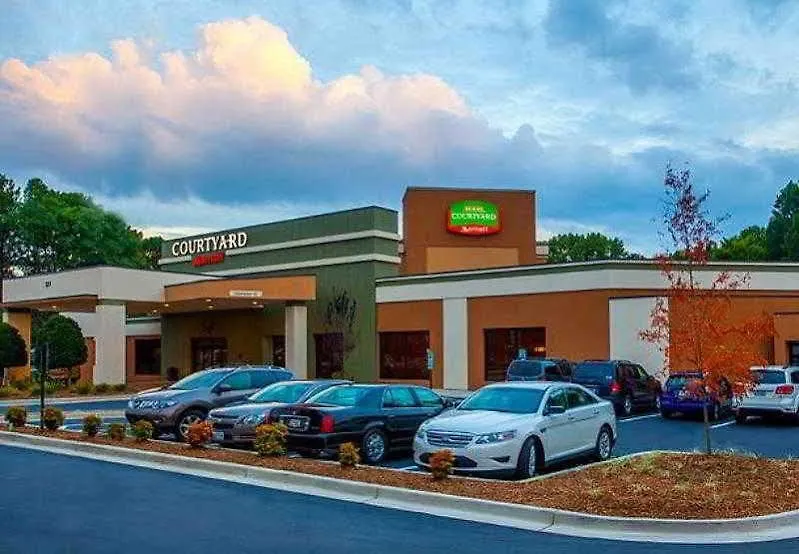Courtyard By Marriott Charlotte Airport Loso Hotel