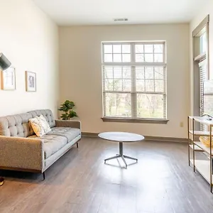 Apartment Urban Living 1br In Uptown Area With Pool, Charlotte