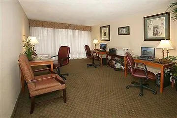 Courtyard By Marriott Charlotte Airport Loso