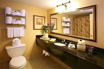 Courtyard By Marriott Charlotte Airport Loso Hotel