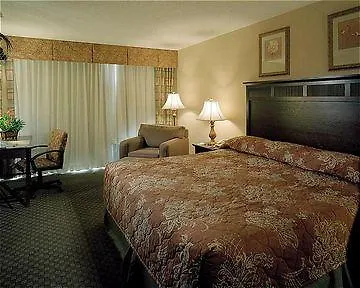Courtyard By Marriott Charlotte Airport Loso Hotel
