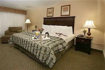 Courtyard By Marriott Charlotte Airport Loso