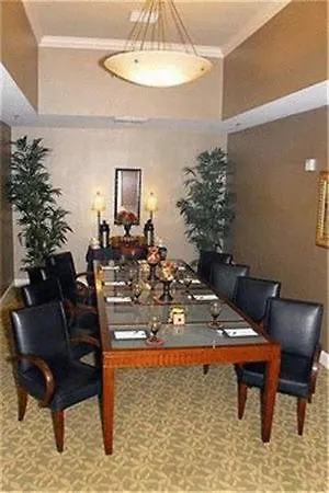 Courtyard By Marriott Charlotte Airport Loso