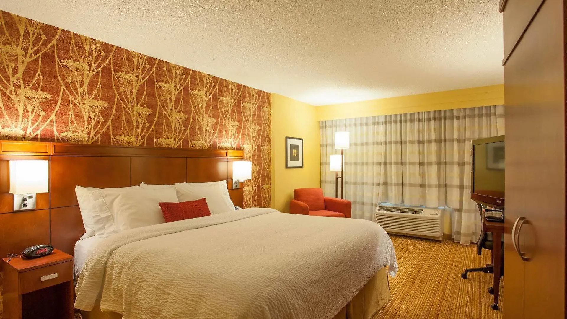 Courtyard By Marriott Charlotte Airport Loso