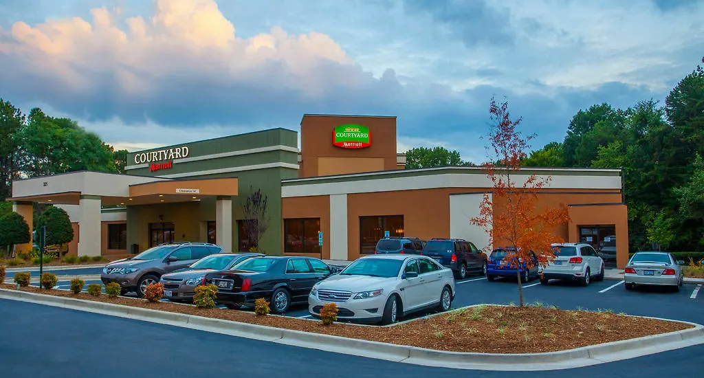 Courtyard By Marriott Charlotte Airport Loso 3*,